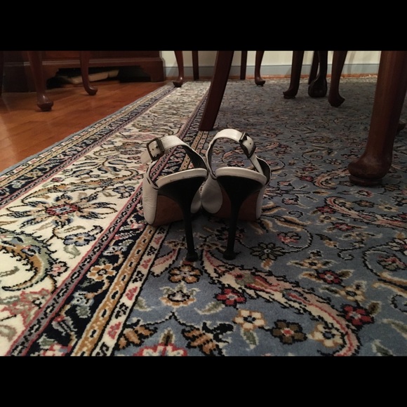 Manolo Blahnik white heels - Picture 3 of 5